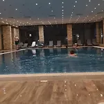 и студия 