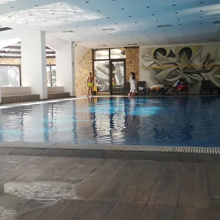 и студия 